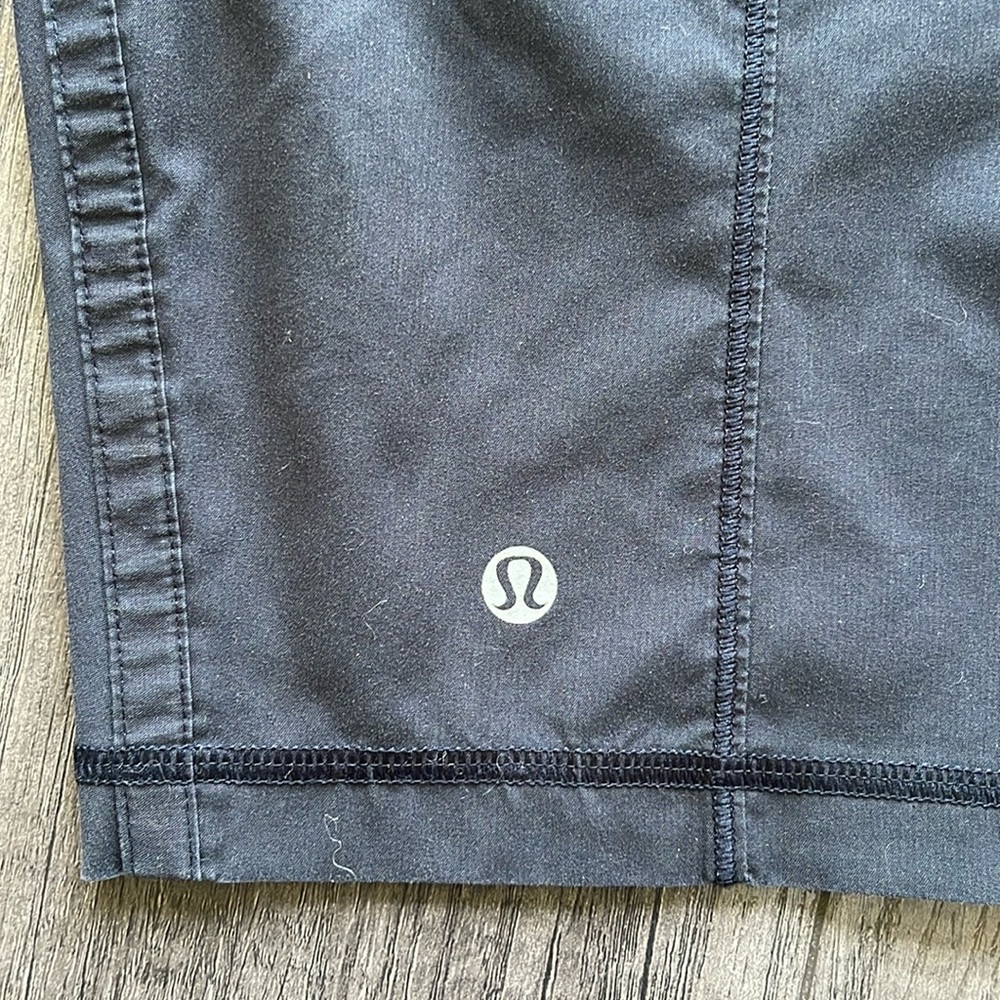 Lululemon In Flux Crop size 8
Black